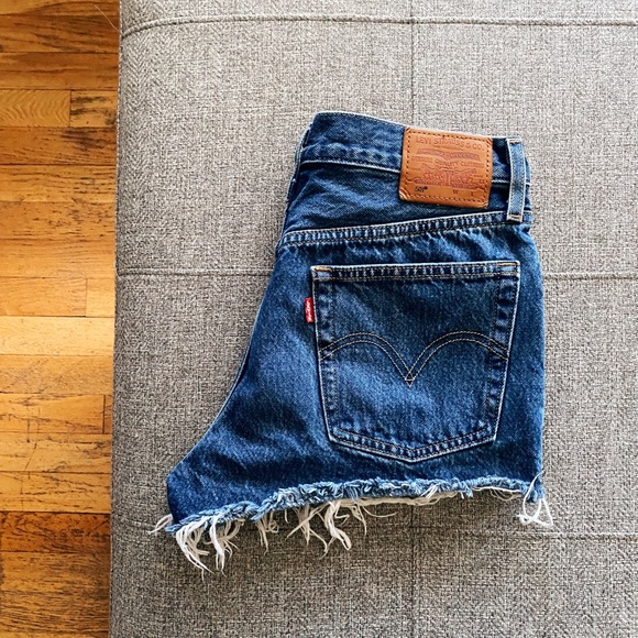 Levi’s Cutoff 501 Dark Wash - Picture 10 of 10